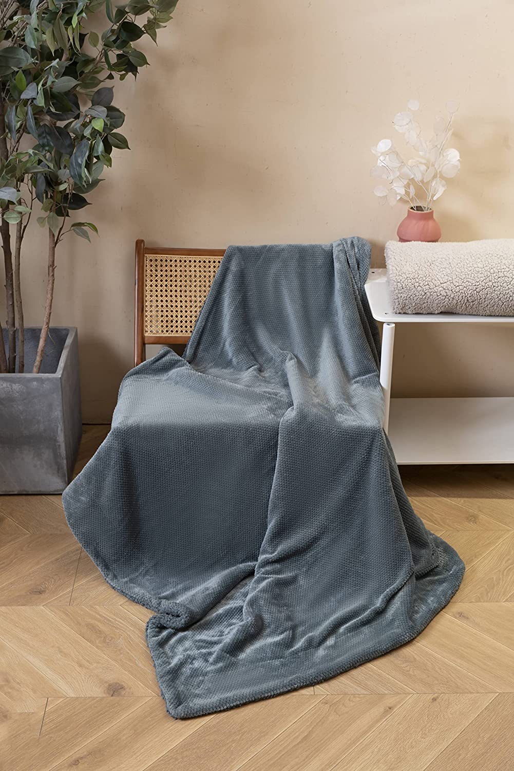 Sherpa Soft Throw & Blanket for Couch 60 inch X 50 inch, Thick Warm Fuzzy Cozy Throws Blankets for Bed, Sofa and Travel, Reversible Plush Fleece Blankets